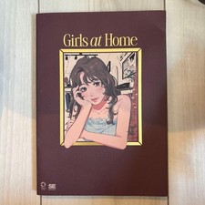 Libro d'arte Girls at Home
