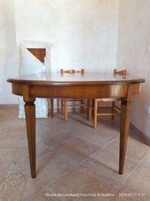 Tavolo Allungabile in Noce con prolunghe misure: 130/225. 