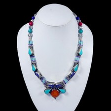 Collana multicolore in corallo