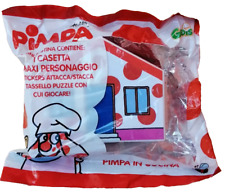 GEDIS PIMPA - 1 CASETTA (10 cm circa) + 1 MAXI PERSONAGGIO (PIMPA IN CUCINA)