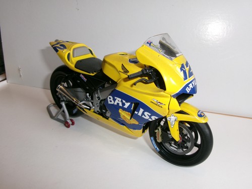 Troy bayliss honda rc211v - honda,