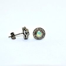 Orecchini a perno con pietre