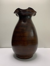 Vaso in coccio di Deruta grezzo lavorato con effetto legno.