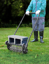 Aeratore manuale per prato 18