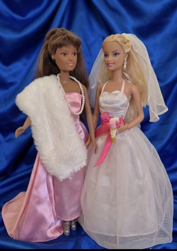 Barbie 2009 con abiti e - ,