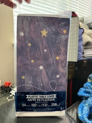 The moon and back stars - to,