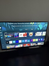 SAMSUNG 32" M7 Smart 4K UHD