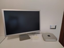 Mac Mini (late 2014) 500 GB SSD, 16 GN RAM con Monitor Apple Cinema HD 23"