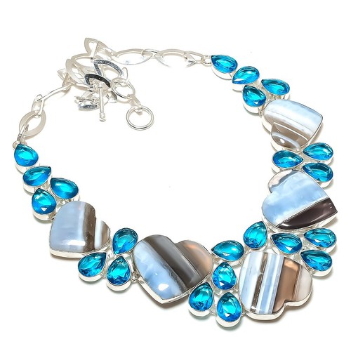 Collana con pietre preziose