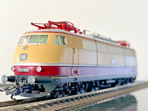 Locomotive 103 trix 22110 - 103,