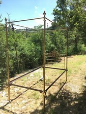 Letto a baldacchino in ottone