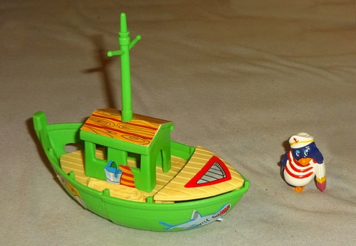 Nave con clementi salvagente - nave,