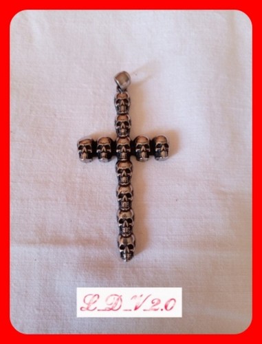 Croce ciondolo con teschio - con,