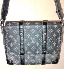 Borsa a tracolla Louis Vuitton bauletto taurillon tela monogramma eclissi usata