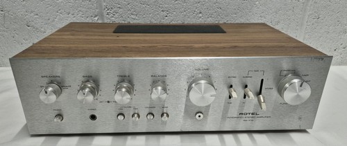 Amplificatore stereo integrato