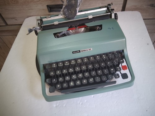 Macchina scrivere olivetti - da,