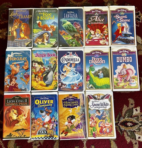 Lot collectable disney - of,