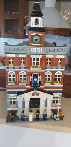 Lego creator 10224 town hall - lego,