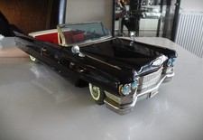 Bandai 43 cm (17") Cadillac