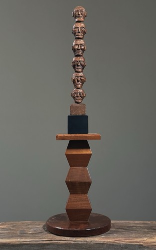Antico totem testa arte
