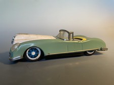 giocattoli d'epoca in latta