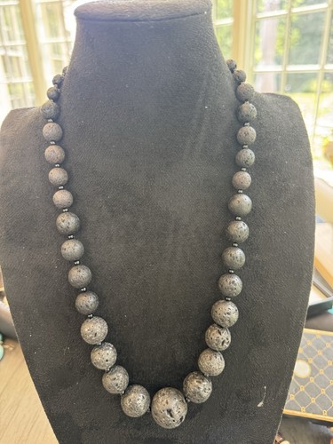 Collana perline pietra lavica - collana,