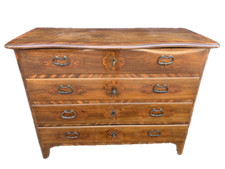 Cassettone Luigi XVI in noce intarsiato - Piemonte, XVIII sec.