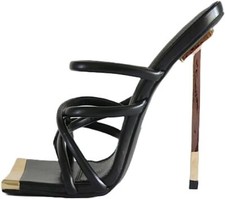 SUPER SEXY DÉCOLLETÉ SCARPE