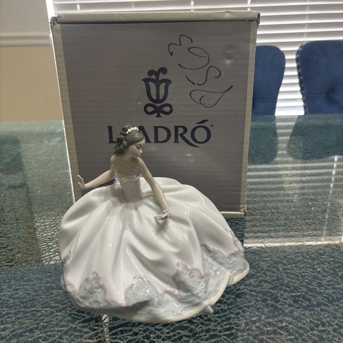 Lladro figurines collectibles - lladro,