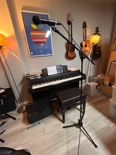 GRUND MS01 Asta con tre Piedi per Microfono. Pieghevole  - Studio e live