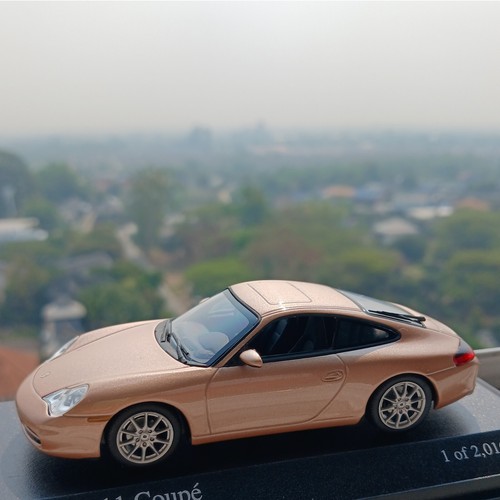 Salmon silver porsche 911 - silver,