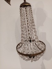 Vecchio lampadario gocce di