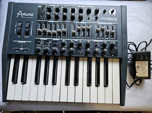 Arturia minibrute - arturia,