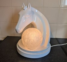 Lampada a globo in ceramica testa di cavallo stilizzata metà secolo
