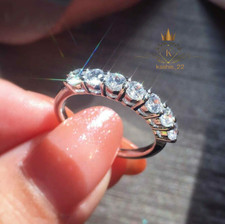 Fede Nuziale Mezza Eternità Moissanite Mezza Eternità Oro Bianco Massiccio 14K 1,50 CT Taglio Tondo