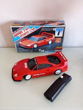 AUTO RC FERRARI F 40 SCALA