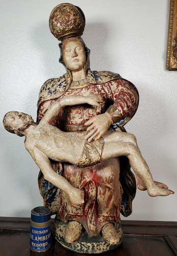 Antica figura intagliata