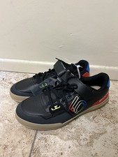 Nuove scarpe da mountain bike