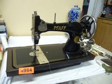 4984.   Vecchia macchina da