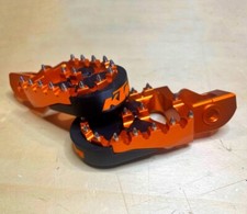 Coppia Poggiapiedi Pedane Maggiorate Ergal KTM EXC SX XC 125 250 300 + Slider