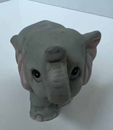 Statuina elefante grigio