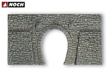 Portale tunnel in pietra di