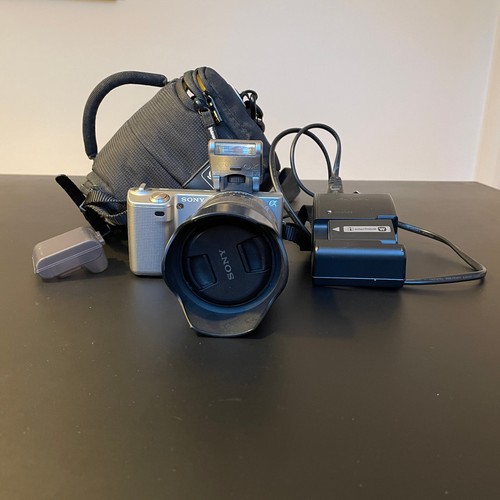 Sony alpha nex with - nex-5, lens