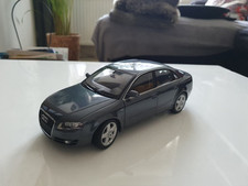 Audi A4 2005 3.2 Quattro 1/18 minichamps avec sa boîte