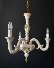 Antico lampadario in ceramica