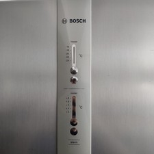 Frigorifero in buone condizioni, solo alcune lievi ammaccature esterne. 