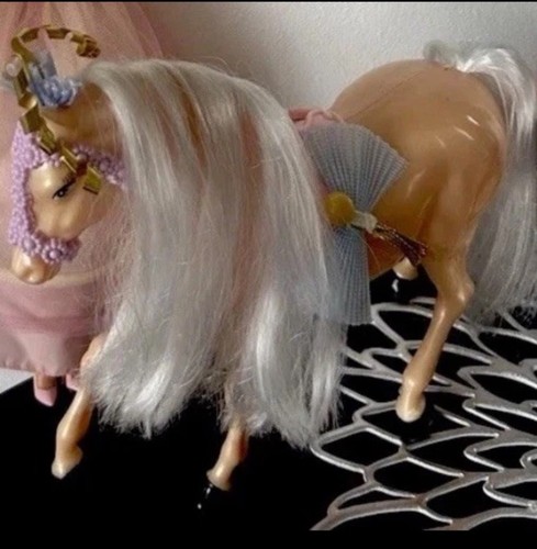 Barbie royal horse 2004 - barbie,