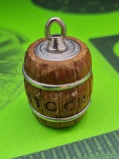 PORTACHIAVI PUBBLICITARIO LIQUORE STOCK BOTTE LEGNO E METALLO VINTAGE RARO VEDI.