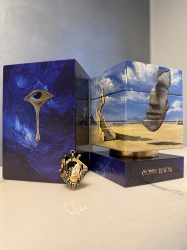 Treasure case tomorrowland - case,