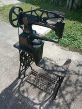 MACCHINA DA CUCIRE DA CALZOLAIO SINGER  MODELLO 29K1 buono stato da arredo